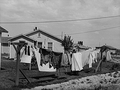 Laundry hangs in Calwell, Idaho, June 1941. Photo courtesy of Library of Congress