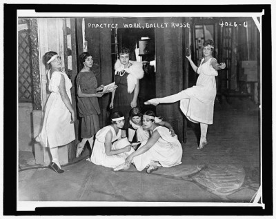 Ballet rehearsals, New York City, ca. 1916. Courtesy Library of Congress.