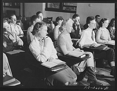 A class in freshman English at Iowa State College. Ames, Iowa, 1942. Courtesy Library of Congress.